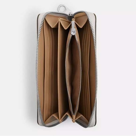 Coach Long Zip Around Wallet With Star Print NWT - Picture 2 of 2